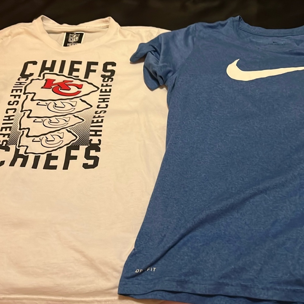 Youth Xl lot of 2 shirts, chiefs and Nike